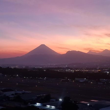גואטמלה Amazing Volcano Views In Front Of Airport מראה חיצוני תמונה
